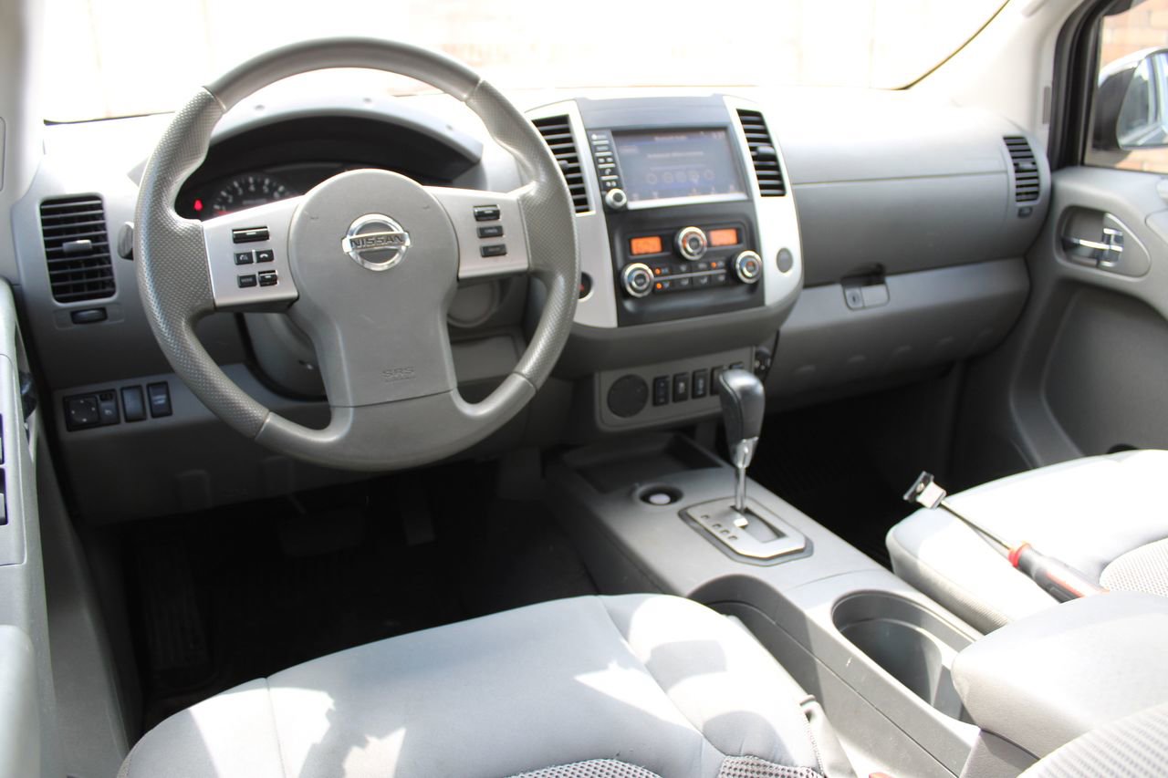 Used 2020 Nissan Frontier SV w/ Midnight Edition Floor Mats image 4