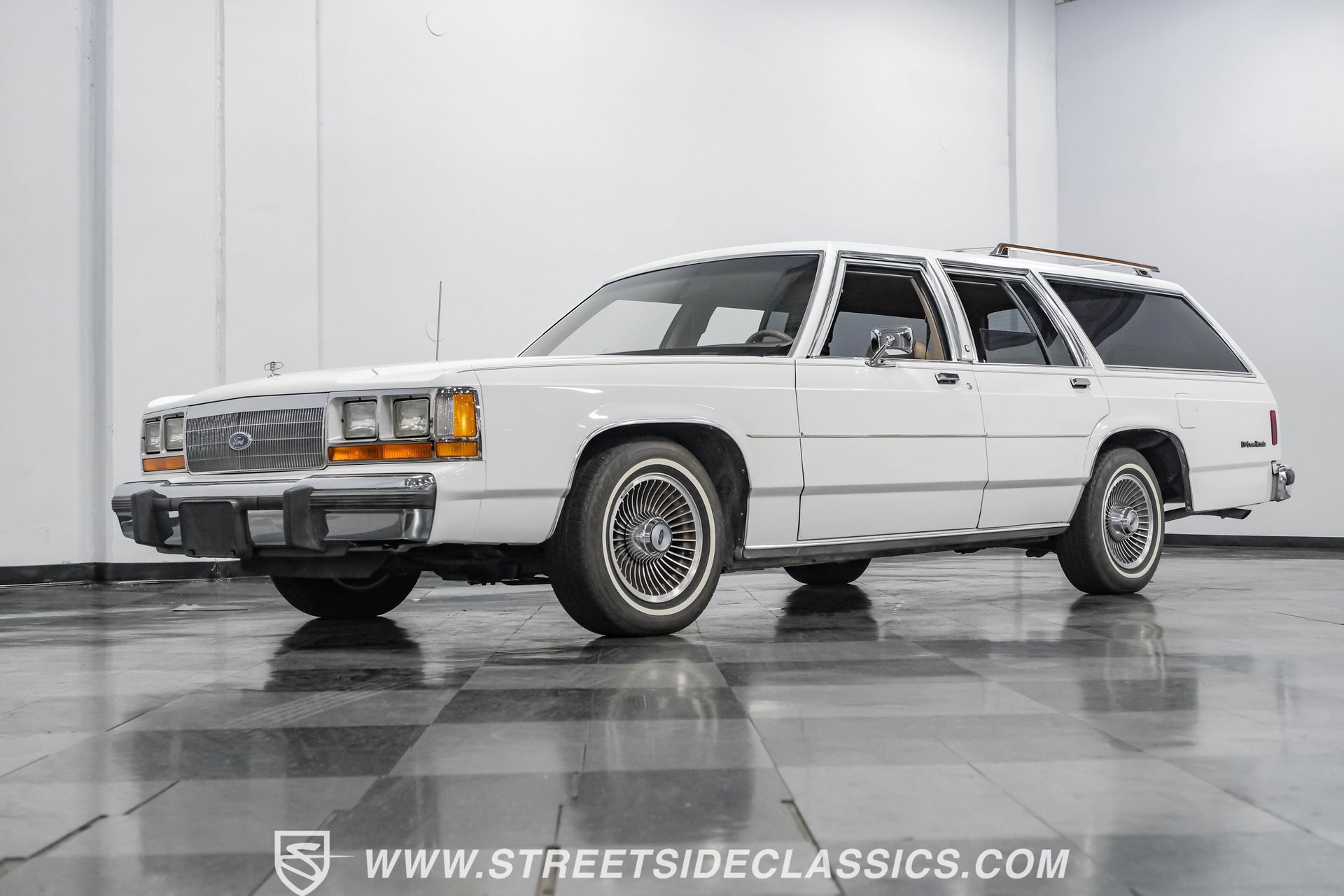 Used 1990 Ford LTD Crown Victoria image 21