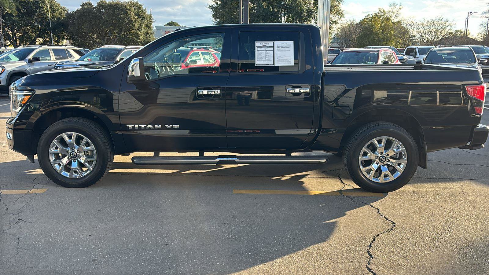 Used 2020 Nissan Titan SL w/ Moonroof Package image 4