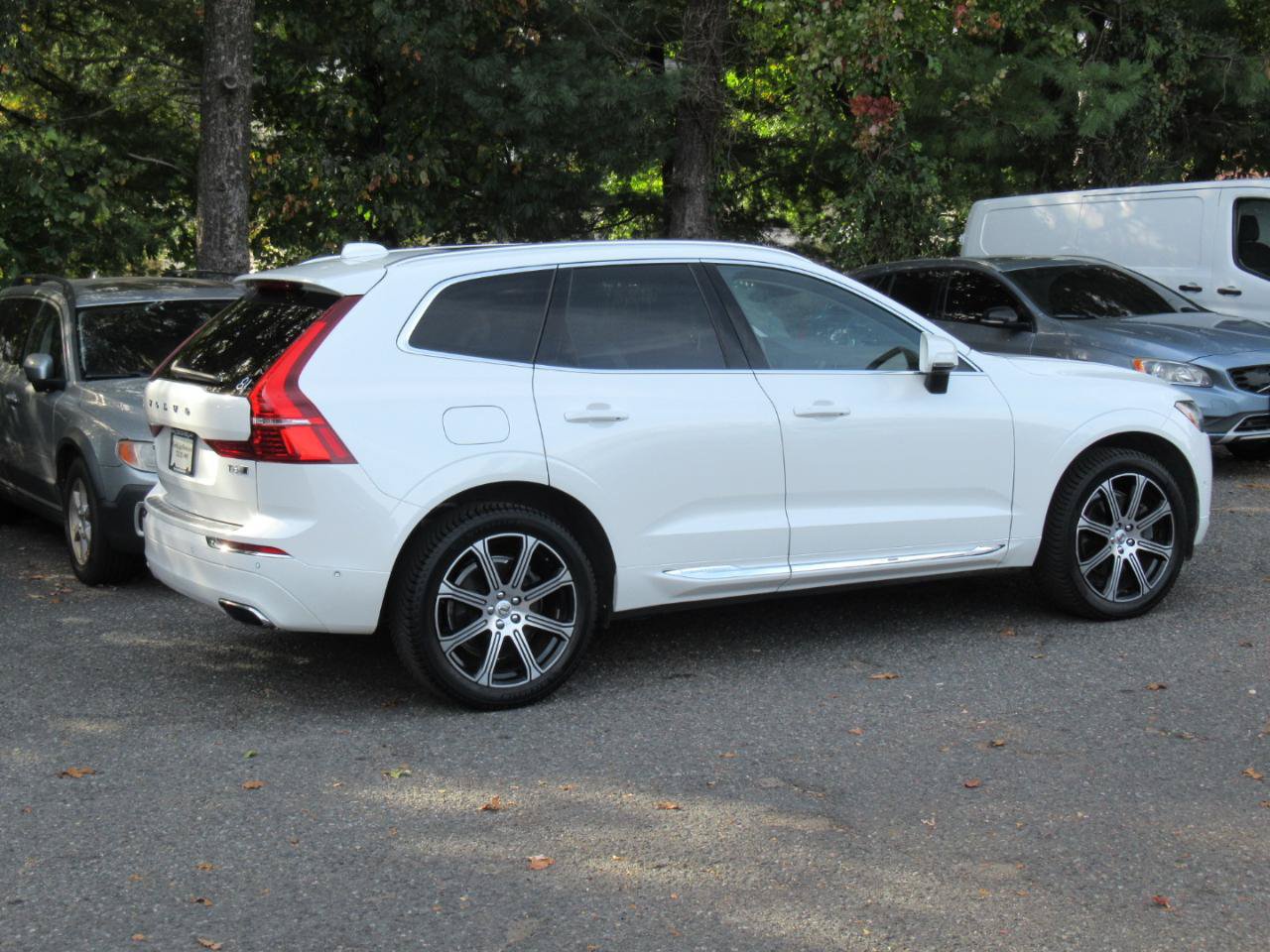 Used 2018 Volvo XC60 T6 Inscription w/ Convenience Package AWD/4WD image 19
