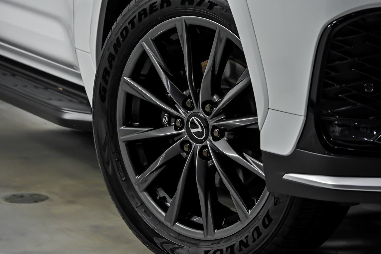 Used 2025 Lexus LX 600 F Sport AWD/4WD image 4
