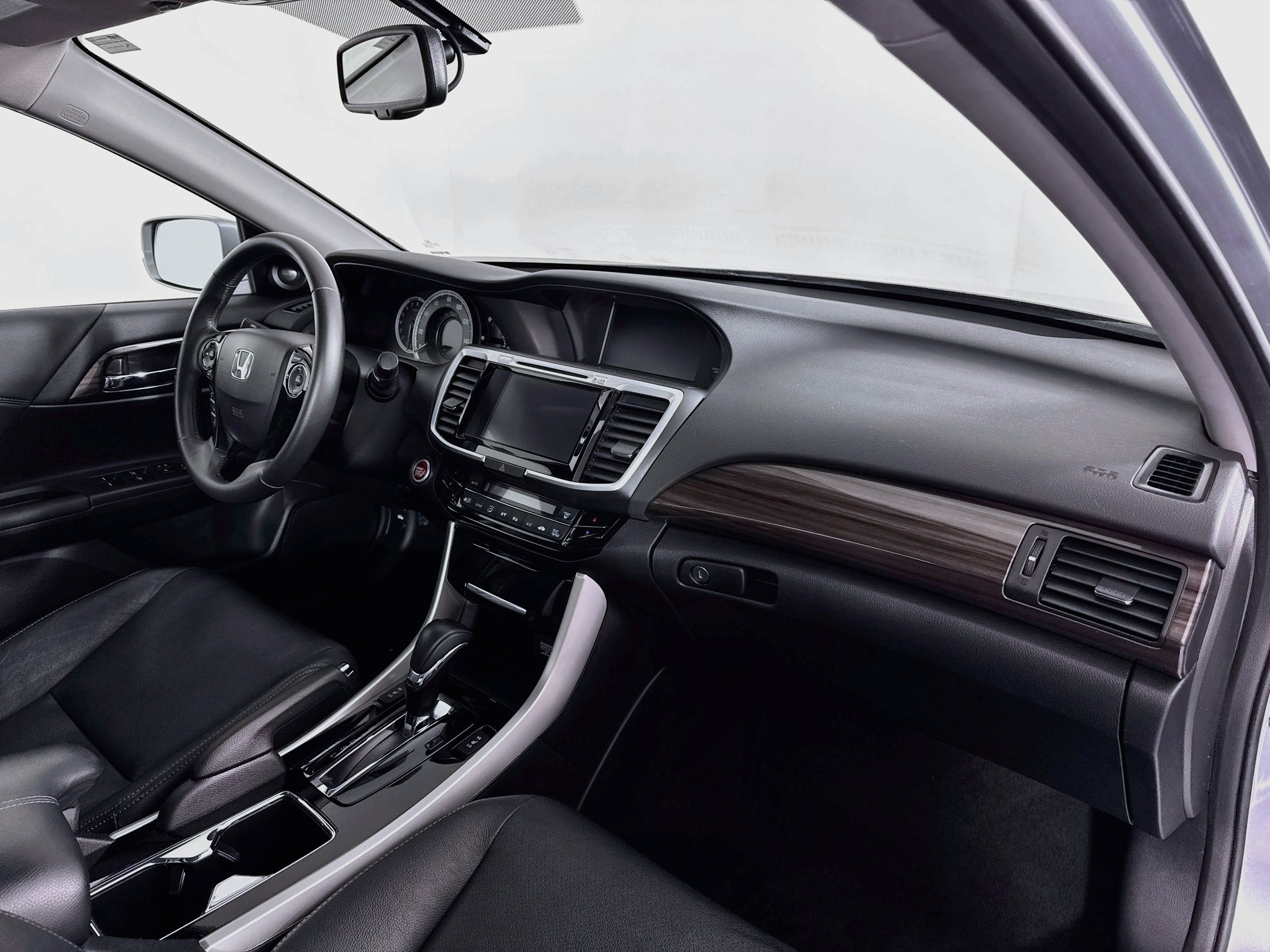 Certified 2017 Honda Accord EX-L image 29