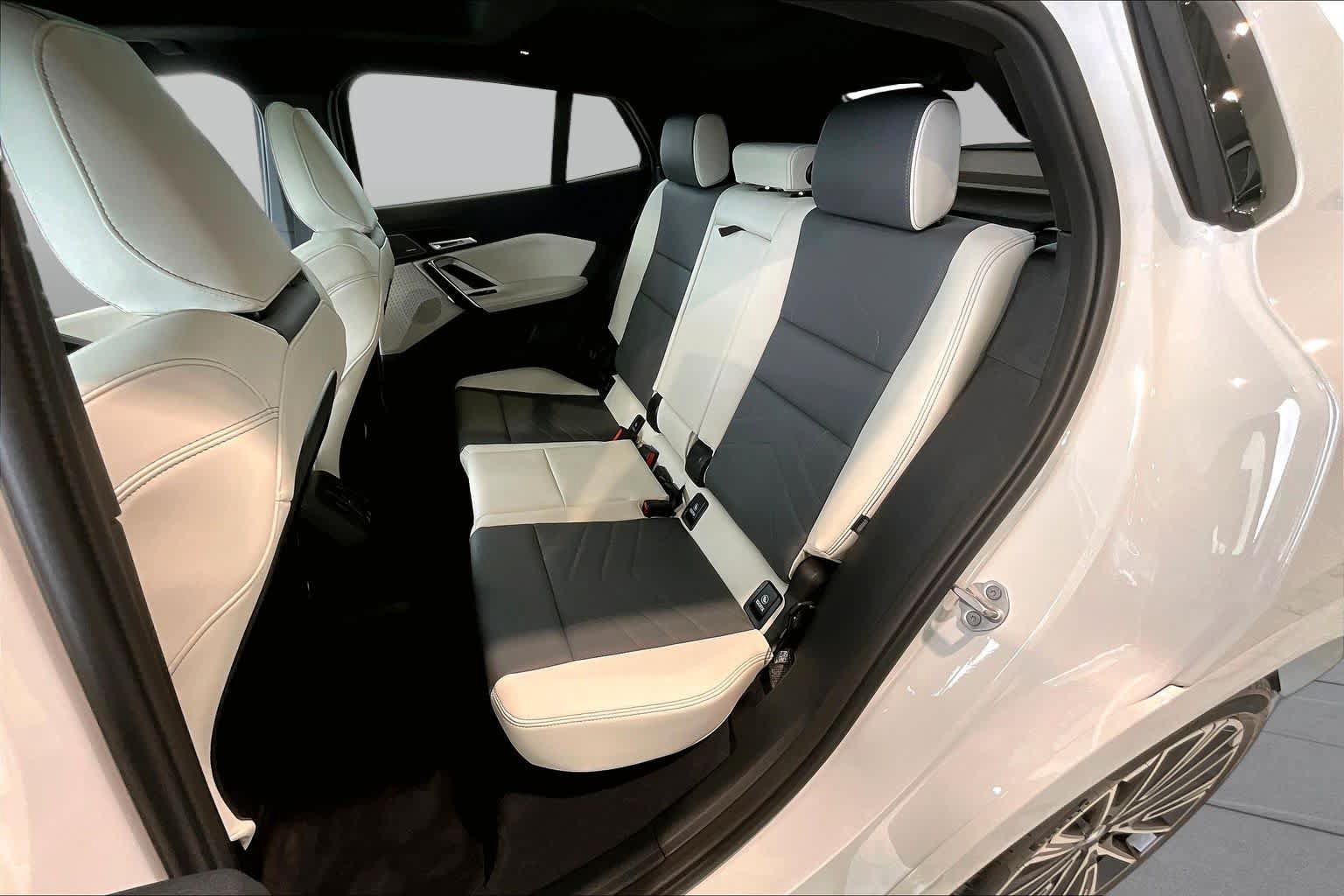 Used 2026 BMW X2 M35i AWD/4WD image 22