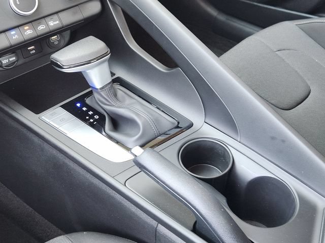 Certified 2023 Hyundai Elantra SE FWD image 14