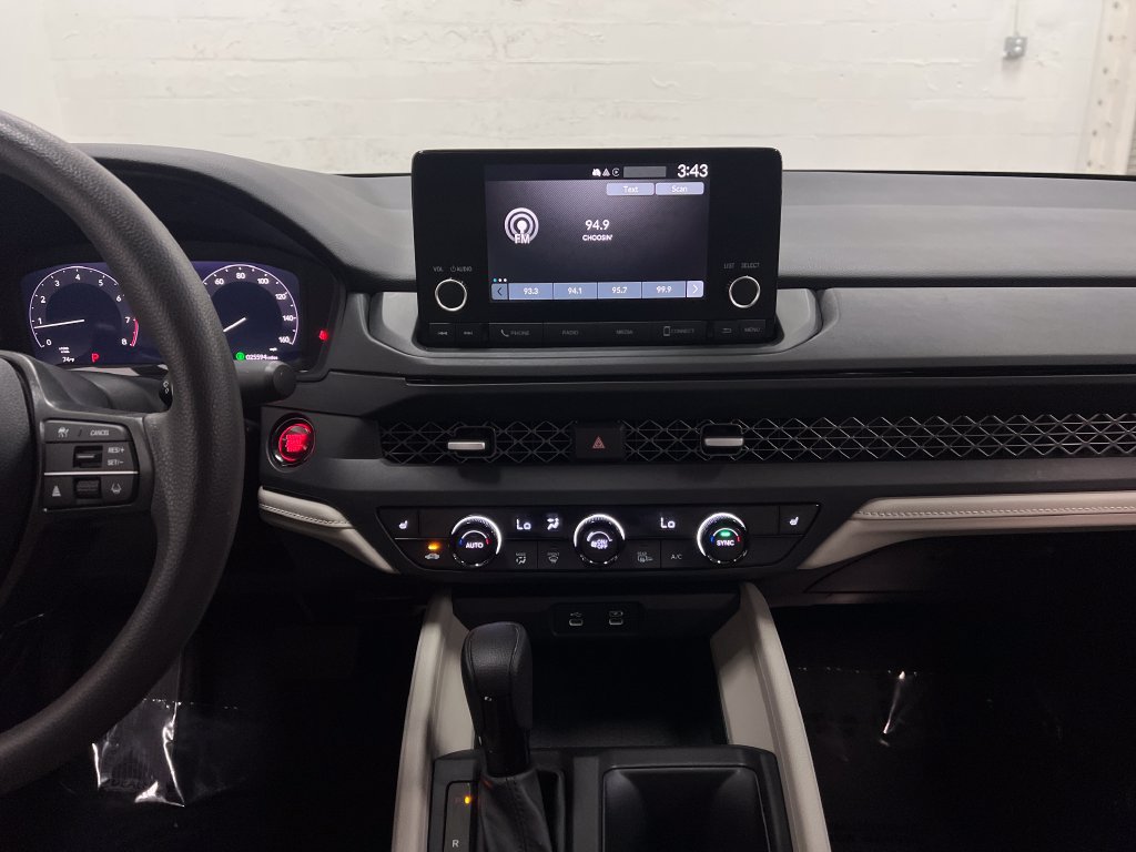 Used 2023 Honda Accord EX image 18