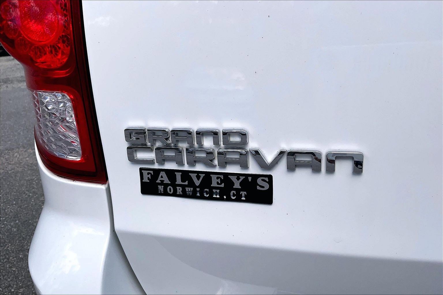 Used 2019 Dodge Grand Caravan SE FWD image 29