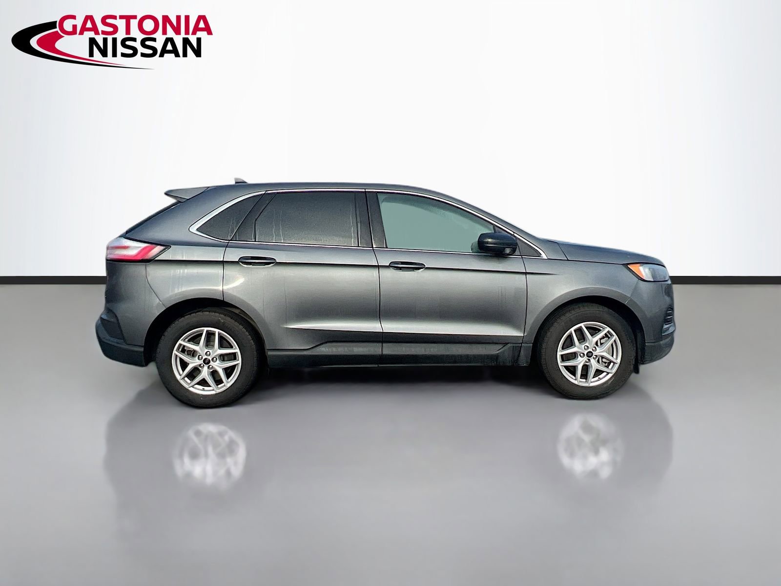 Used 2024 Ford Edge SEL image 9