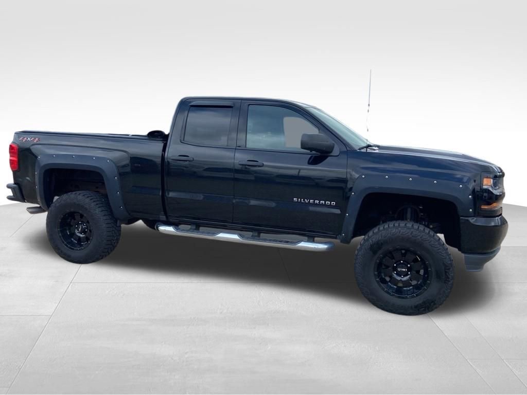 Used 2018 Chevrolet Silverado 1500 Custom w/ Custom Value Package AWD/4WD image 8