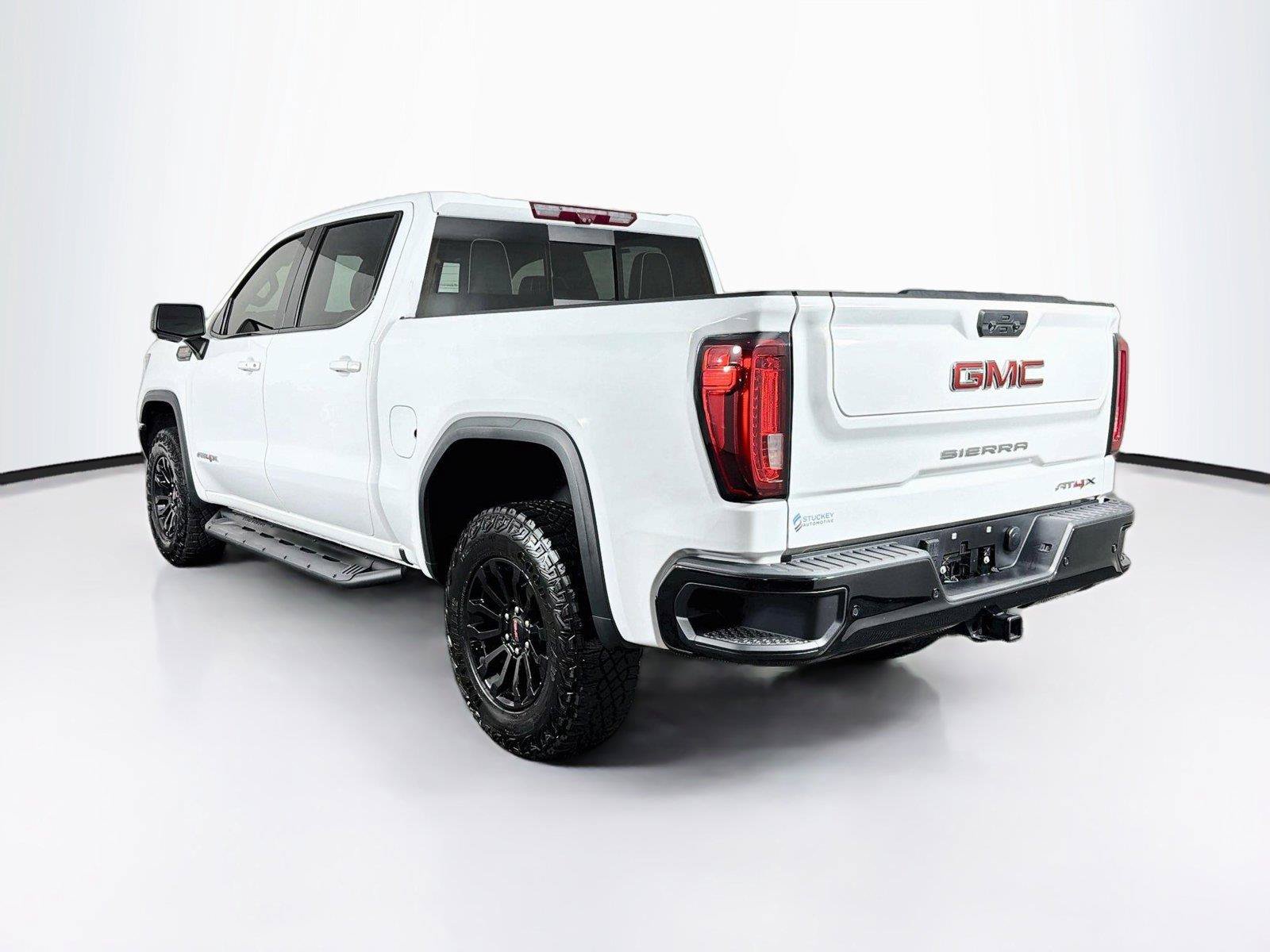 Used 2023 GMC Sierra 1500 AT4X AWD/4WD image 9