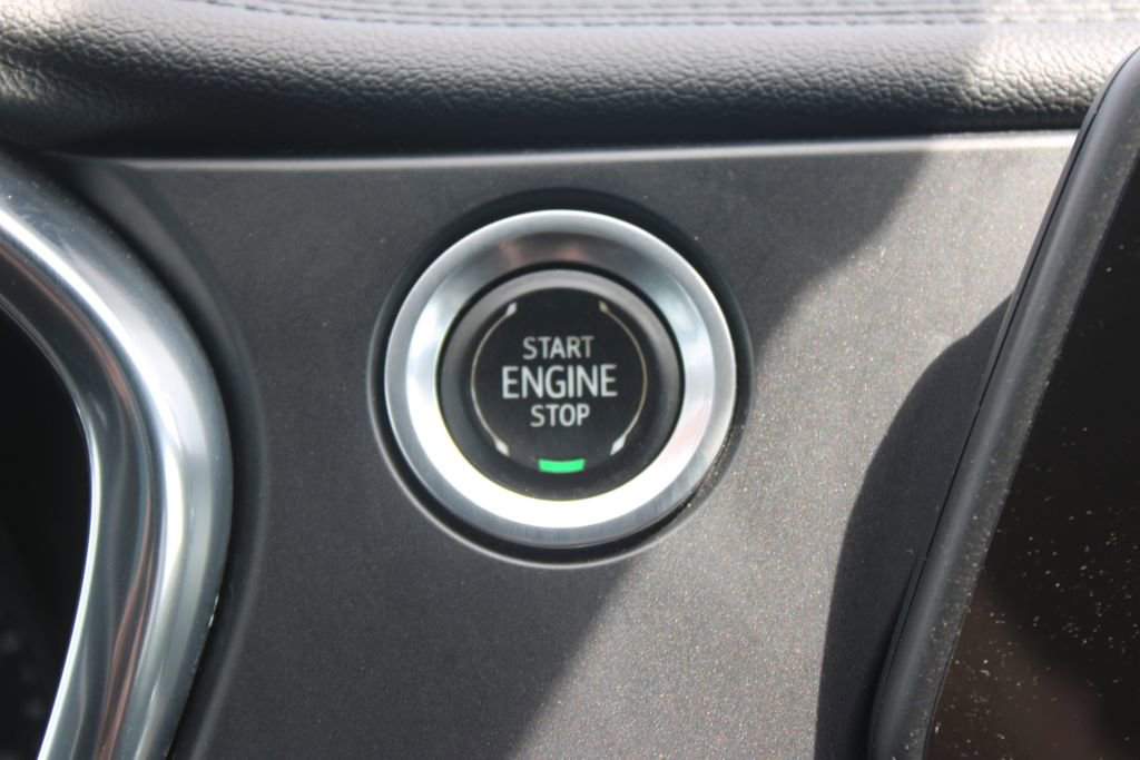 Used 2020 Chevrolet Blazer LT image 39