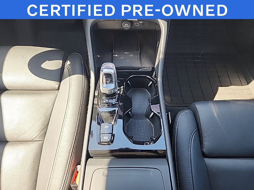 Certified 2026 Volvo XC40 B5 Plus AWD/4WD image 23