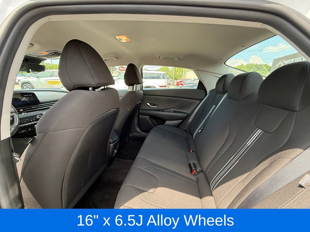 Certified 2024 Hyundai Elantra SEL FWD image 18