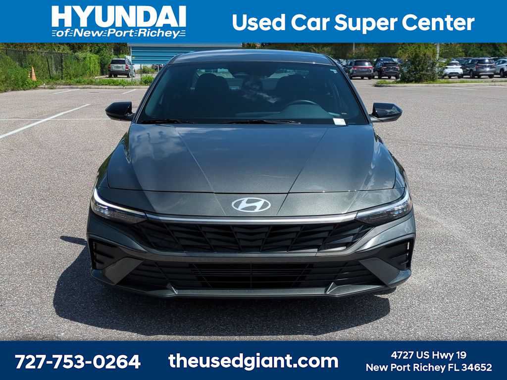 Certified 2025 Hyundai Elantra Sport FWD image 8