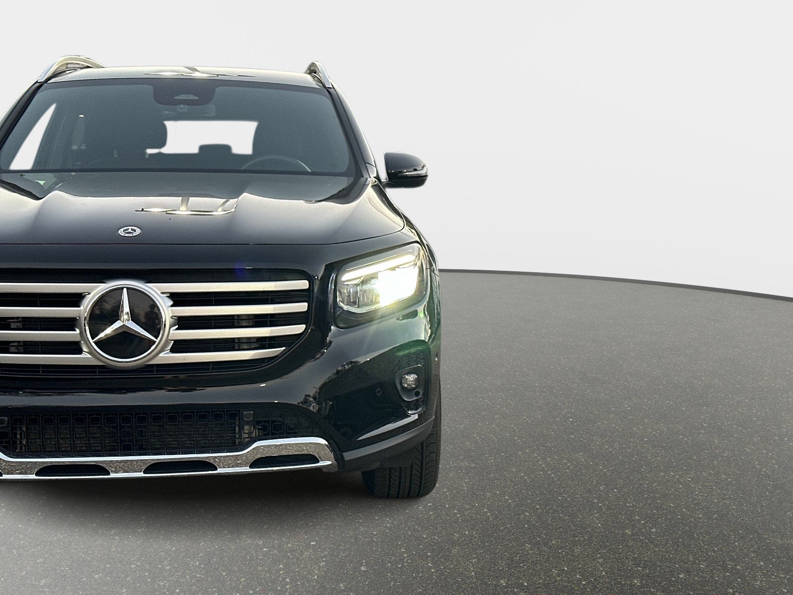 Used 2025 Mercedes-Benz GLB 250 image 9