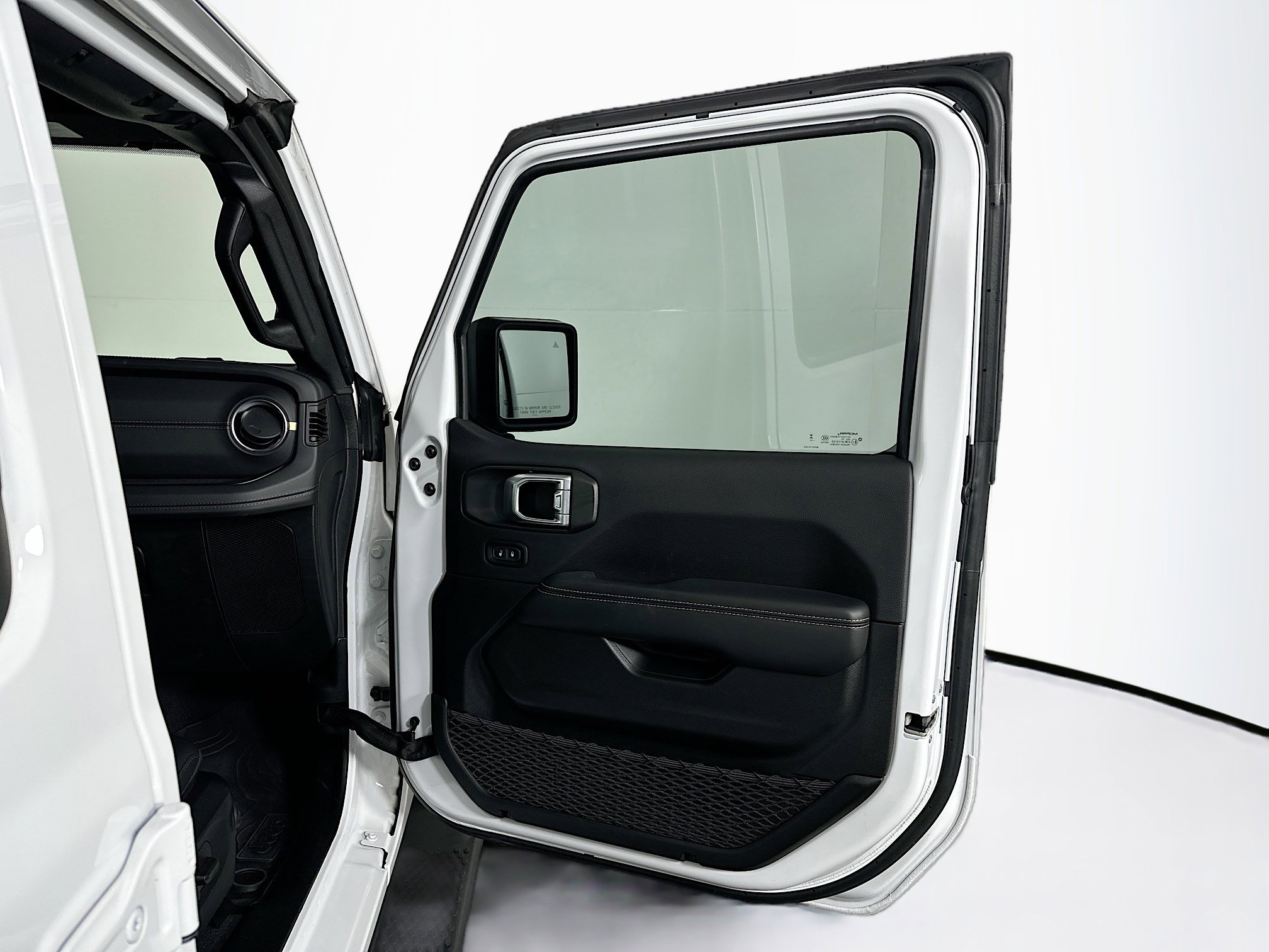 Used 2024 Jeep Wrangler Sahara w/ Technology Group image 31