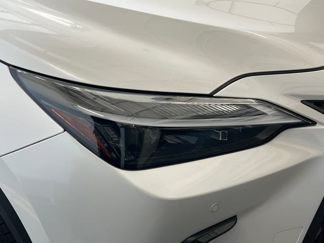 Used 2025 Lexus NX 250 FWD w/ Premium Package image 18
