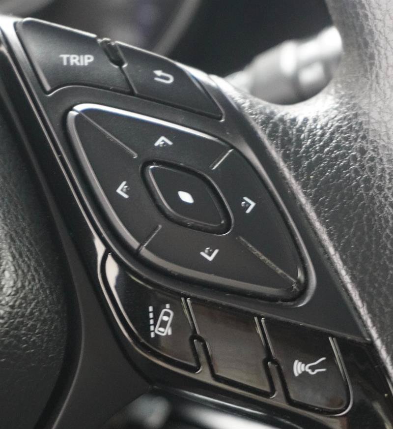 Used 2019 Toyota C-HR LE FWD image 15
