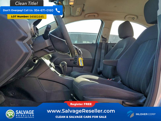 Used 2014 Chevrolet Sonic LT image 9