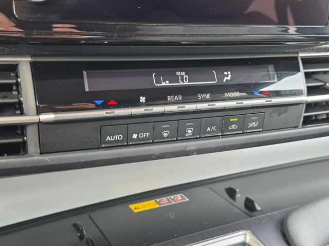 Certified 2026 Toyota Sienna LE FWD image 14