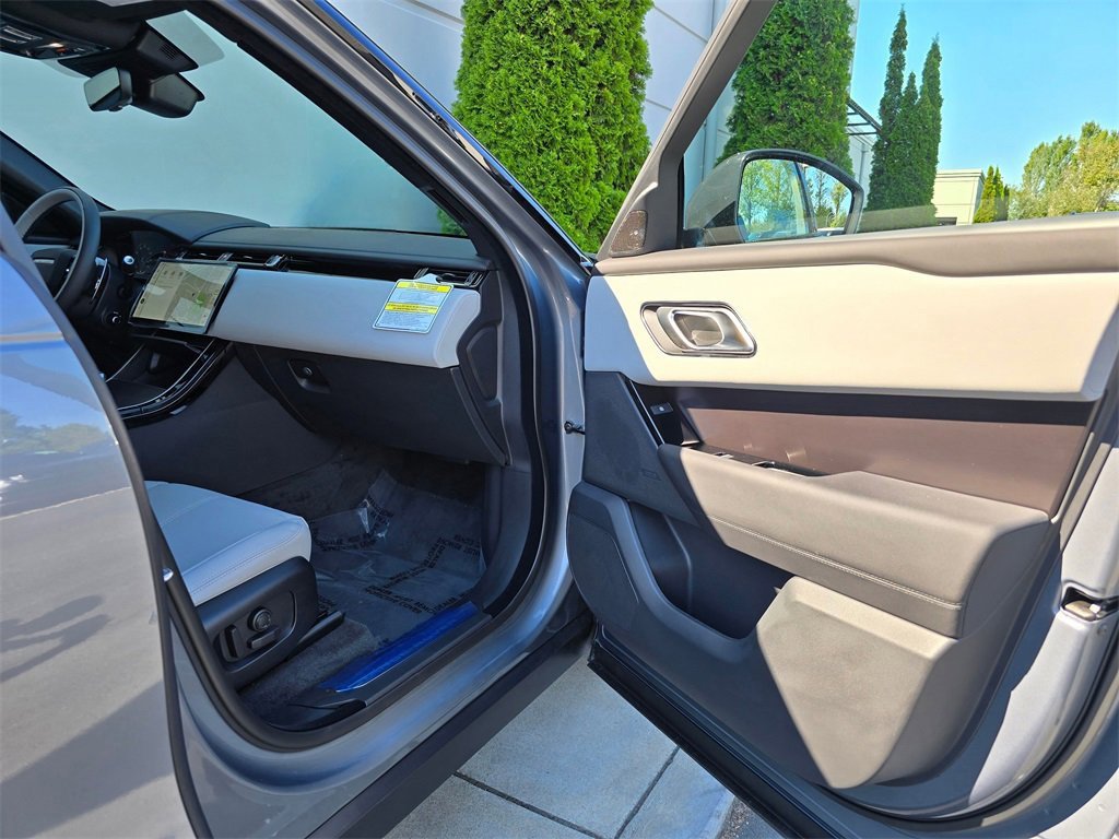 New 2026 Land Rover Range Rover Velar Dynamic SE image 30