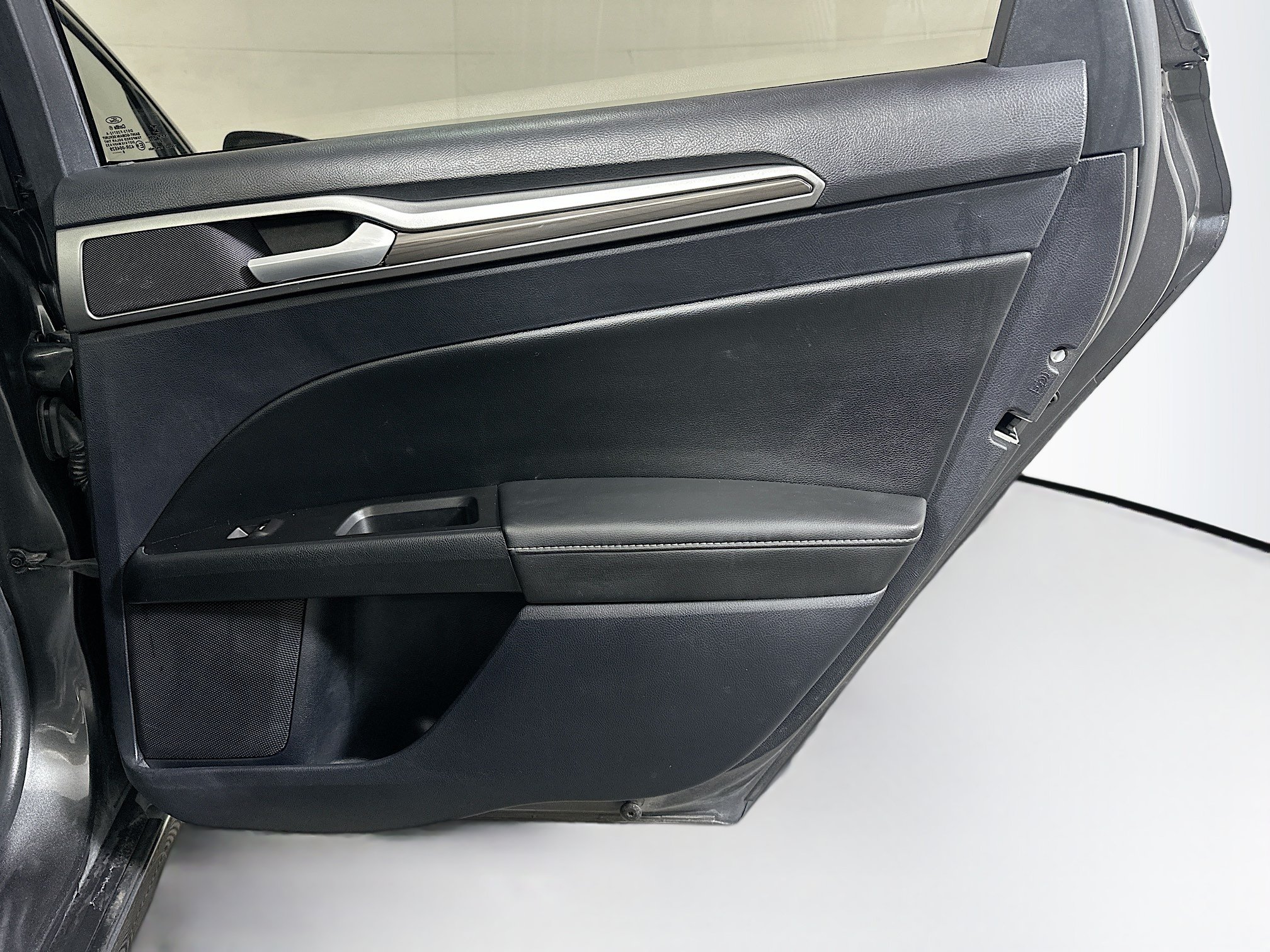 Used 2020 Ford Fusion SEL FWD image 31