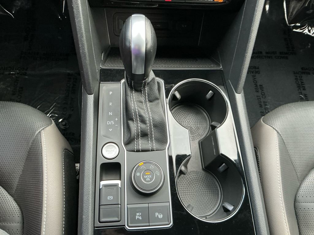 Used 2021 Volkswagen Atlas Cross Sport SEL Premium image 17