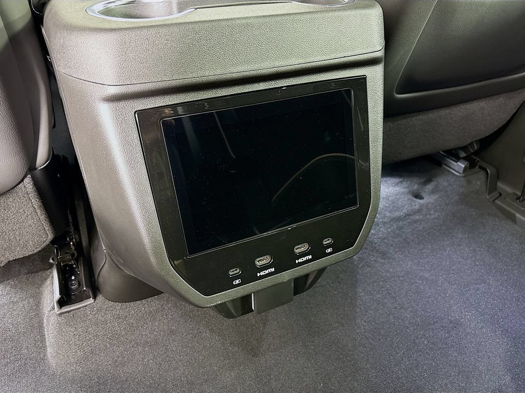 New 2026 GMC Yukon XL AT4 Ultimate AWD/4WD image 27