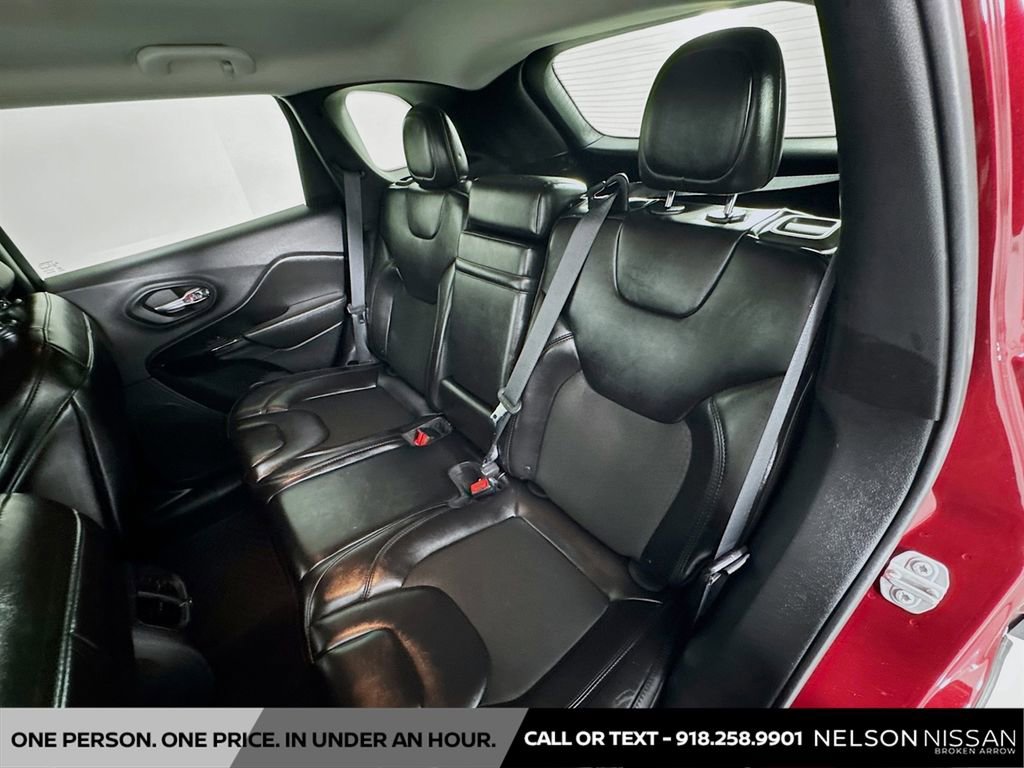 Used 2019 Jeep Cherokee Latitude Plus image 23