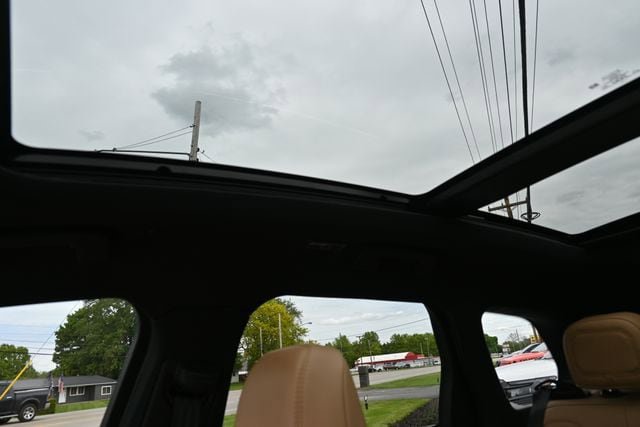 Used 2022 Lincoln Corsair Reserve AWD/4WD image 35