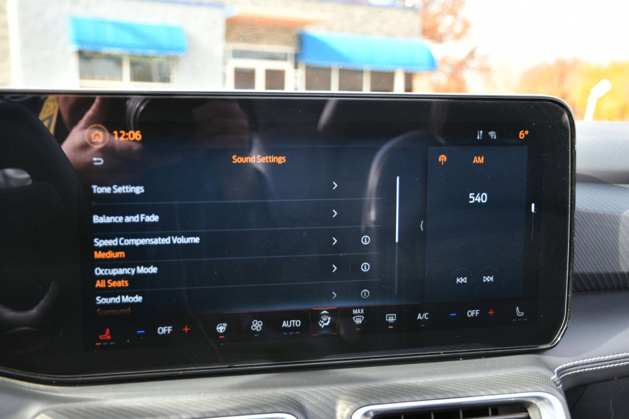 Used 2025 Ford Mustang Premium image 15