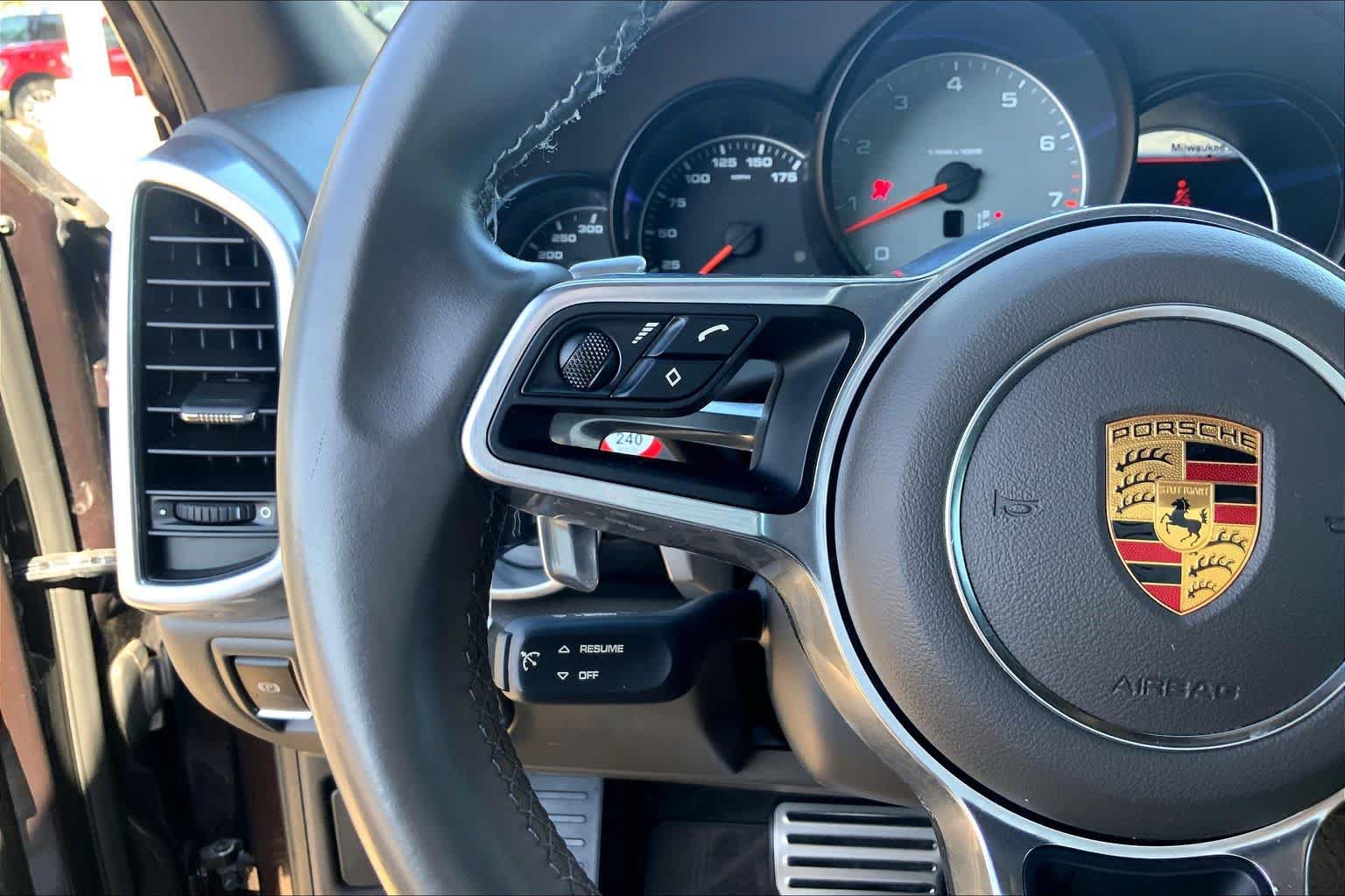 Used 2018 Porsche Cayenne S AWD/4WD image 23