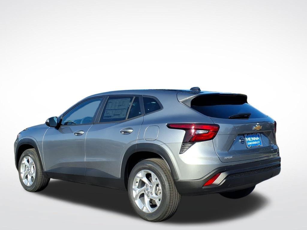 New 2026 Chevrolet Trax LS w/ LS Convenience Package FWD image 6