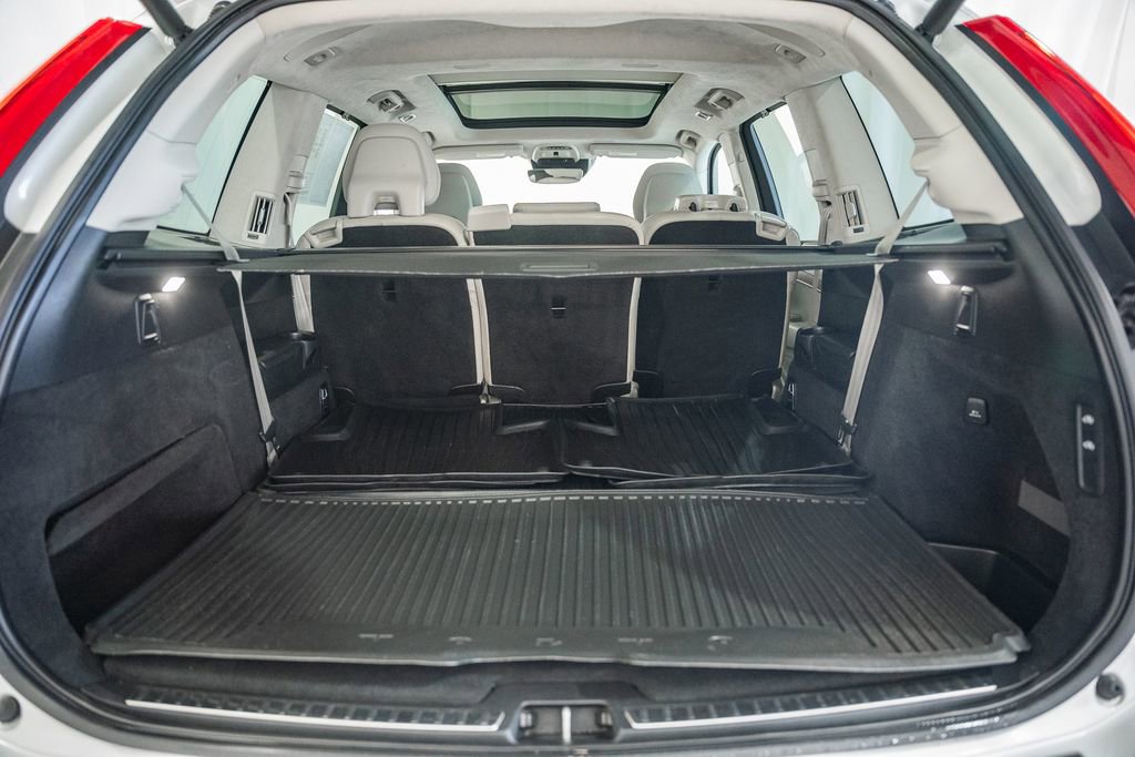 Used 2017 Volvo XC90 T8 Inscription w/ Luxury Package AWD/4WD image 9