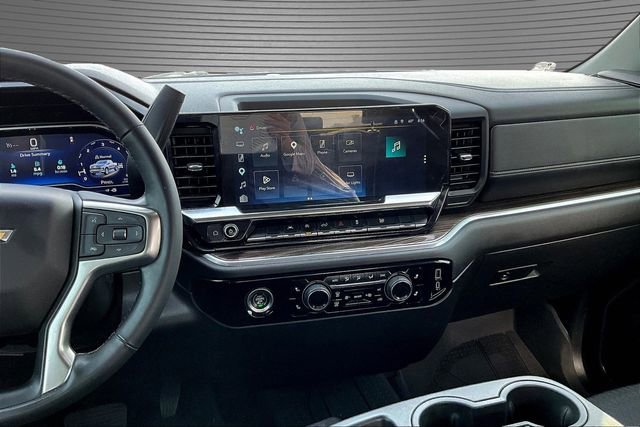 Used 2024 Chevrolet Silverado 1500 LT AWD/4WD image 10