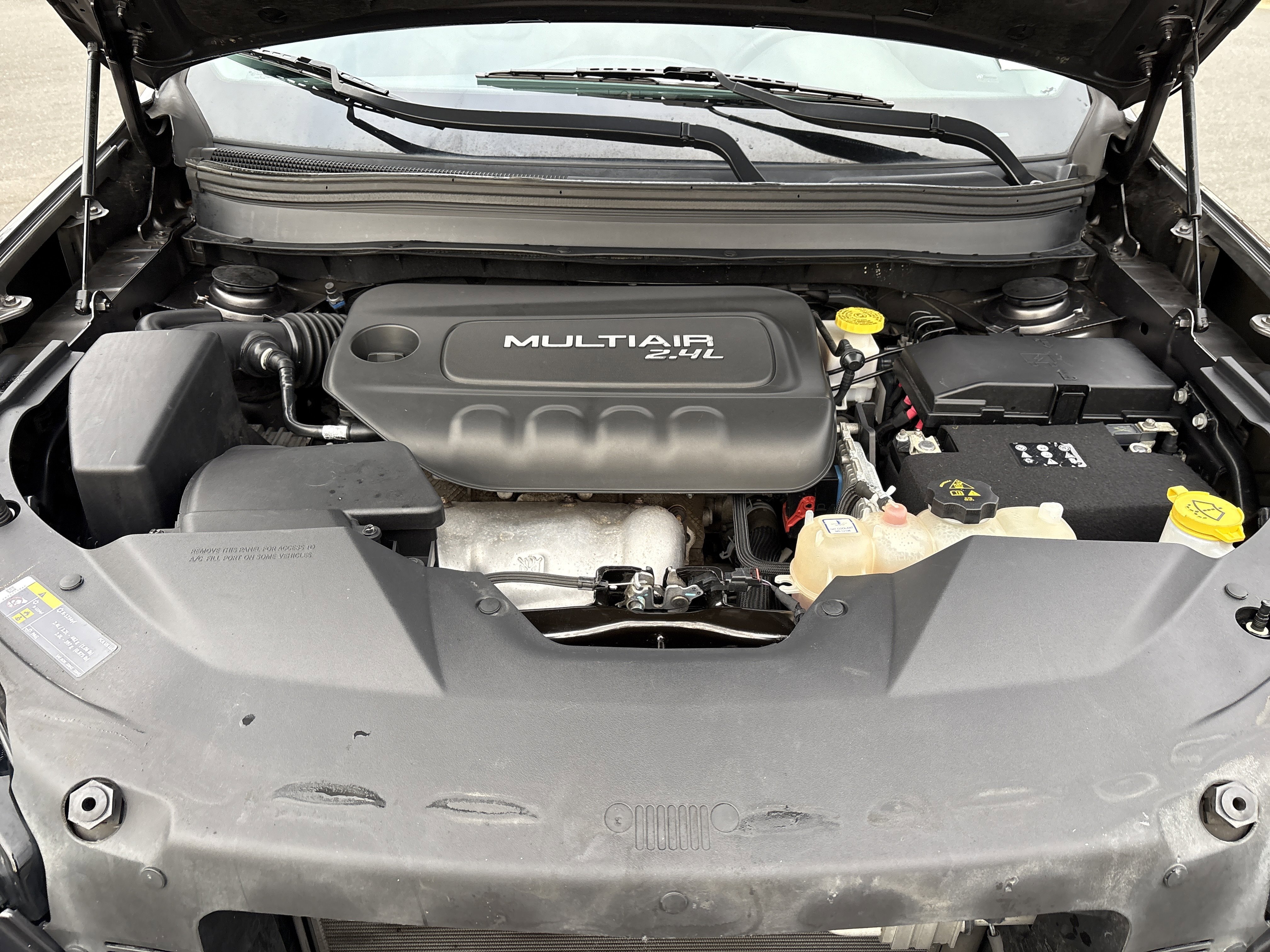 Used 2019 Jeep Cherokee Latitude Plus image 35