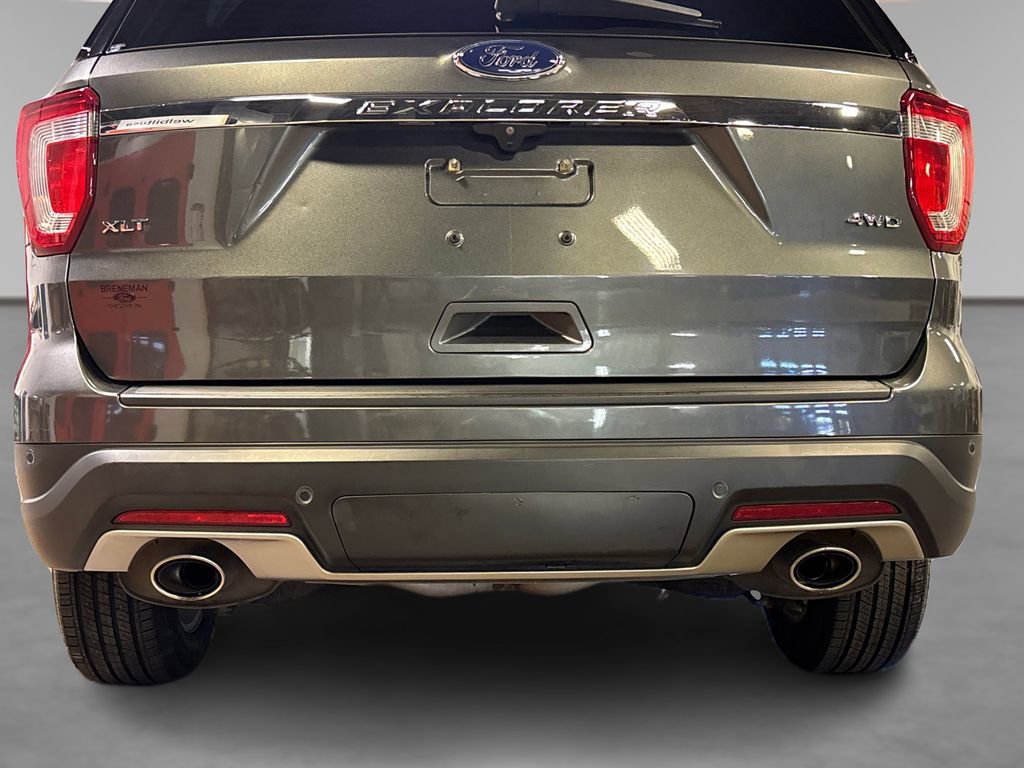 Used 2018 Ford Explorer XLT image 16
