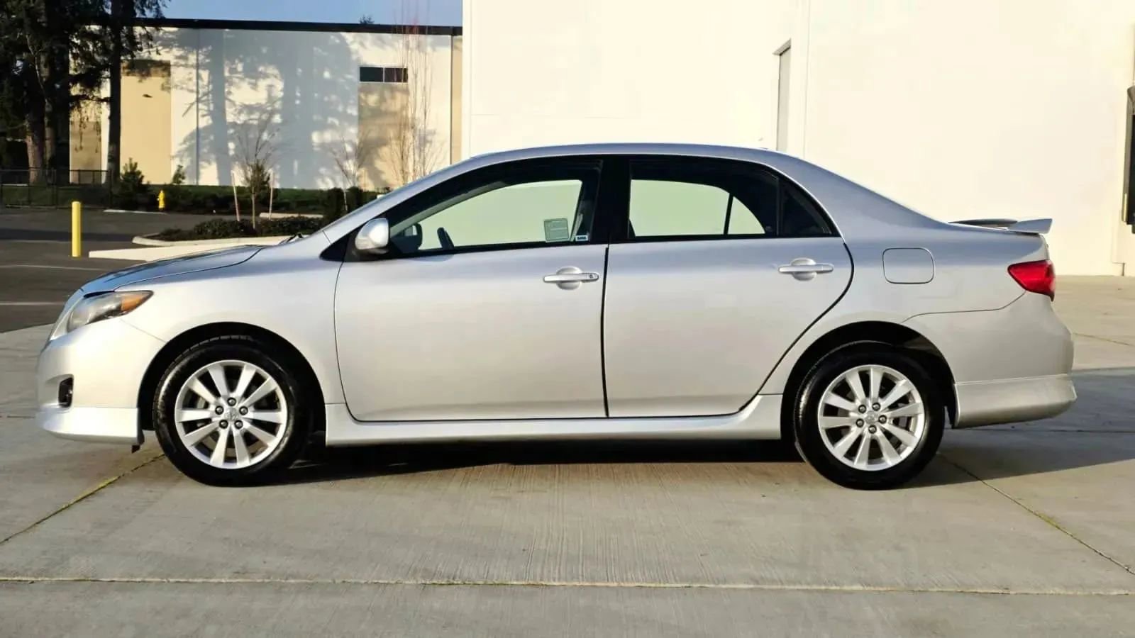 Used 2010 Toyota Corolla S image 2