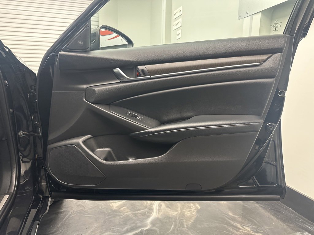 Used 2018 Honda Accord EX-L image 10