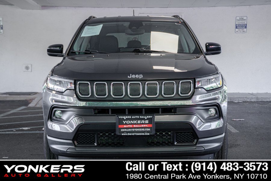 Used 2022 Jeep Compass Latitude AWD/4WD image 3