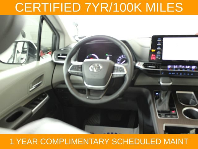 Used 2022 Toyota Sienna XLE FWD image 21