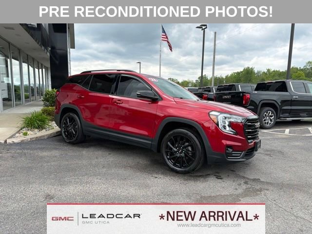 Used 2023 GMC Terrain SLT w/ Elevation Edition AWD/4WD image 7