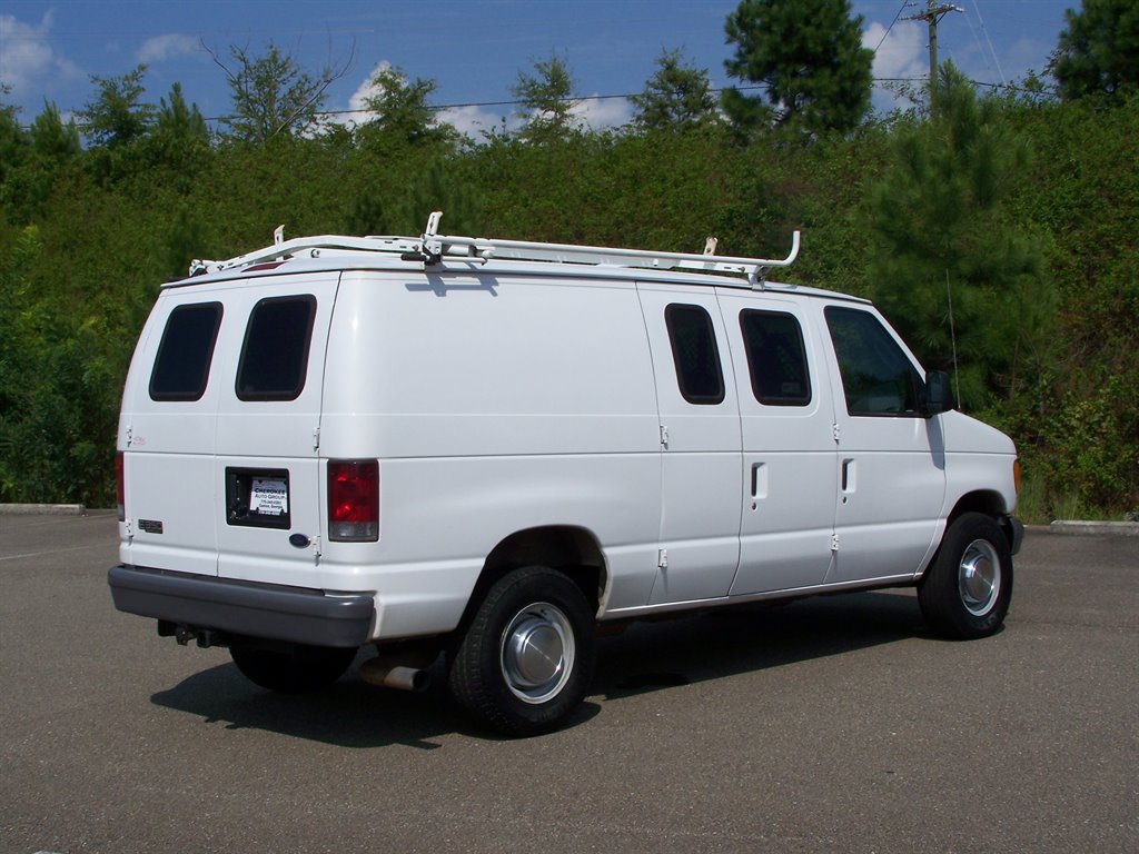 Used 2005 Ford E-350 and Econoline 350 Super Duty RWD image 4