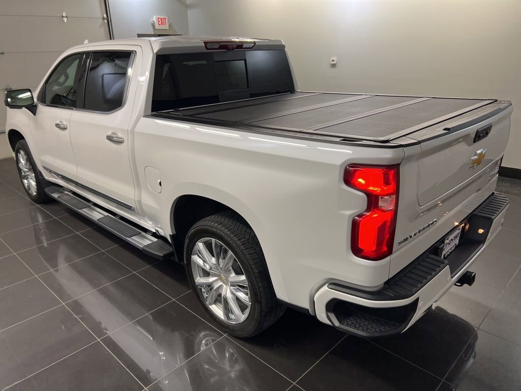 Used 2024 Chevrolet Silverado 1500 High Country w/ High Country Premium Package image 4