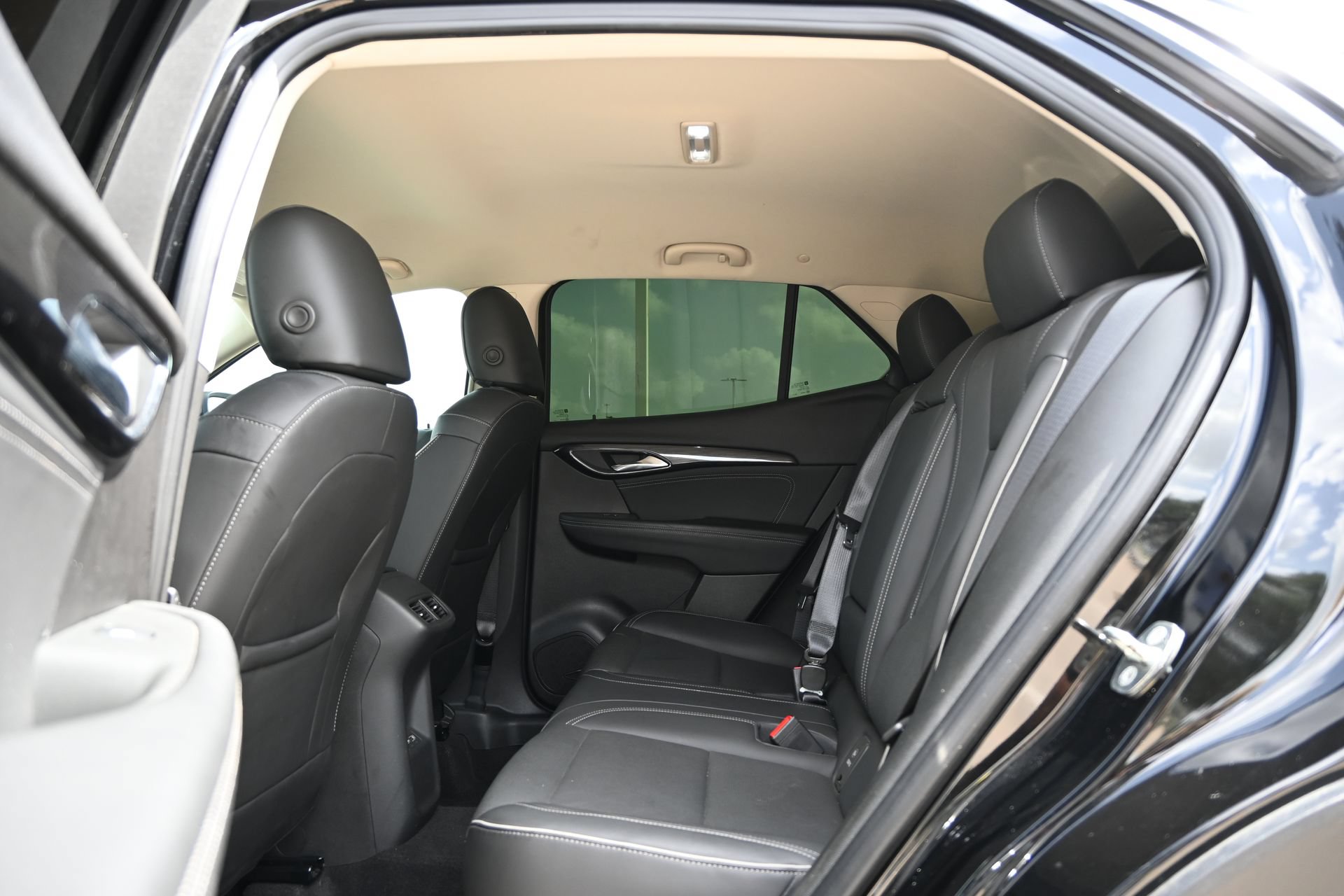 Used 2023 Buick Envision Essence FWD image 20