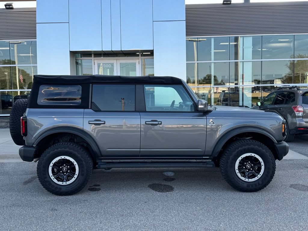 Certified 2022 Ford Bronco Outer Banks w/ Sasquatch Package AWD/4WD image 35