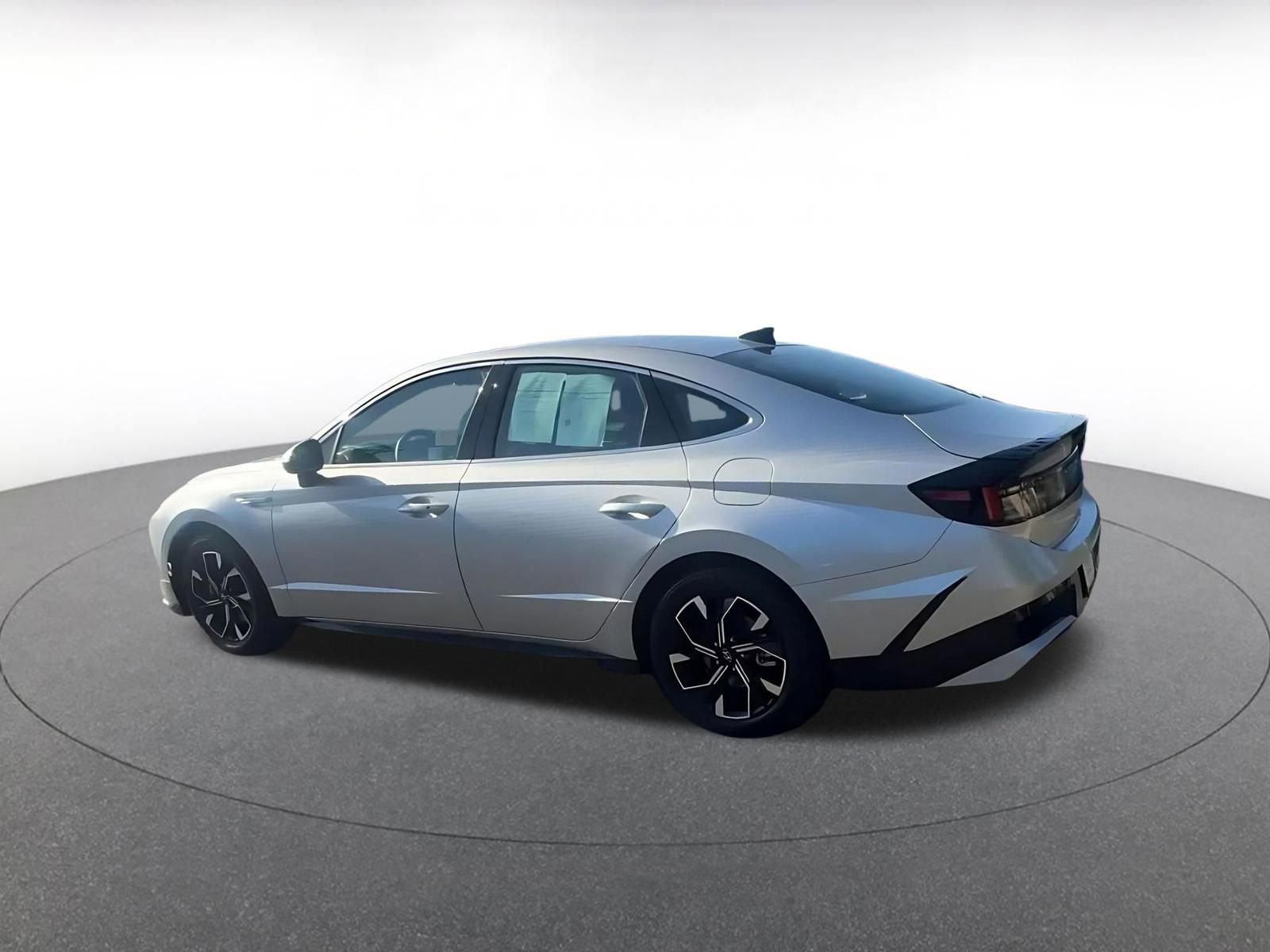 Used 2025 Hyundai Sonata SEL FWD image 11