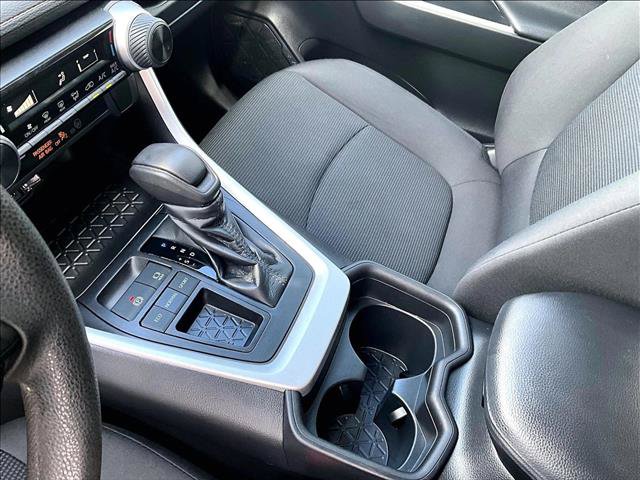 Used 2020 Toyota RAV4 LE FWD image 15