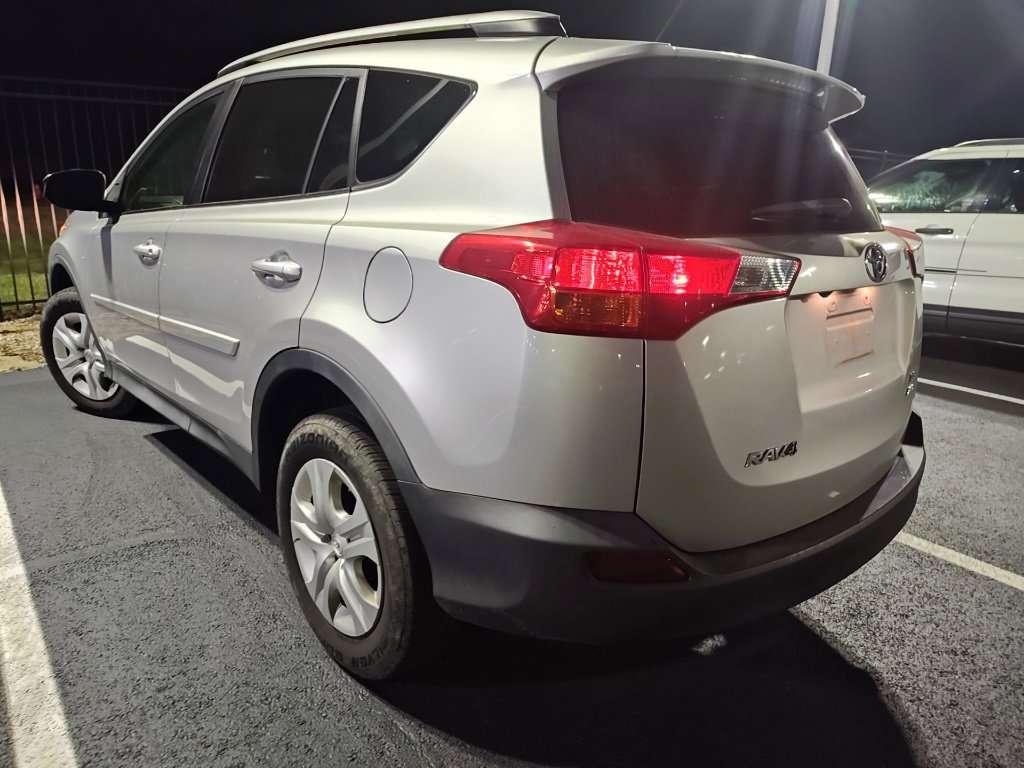 Used 2015 Toyota RAV4 LE AWD/4WD image 5