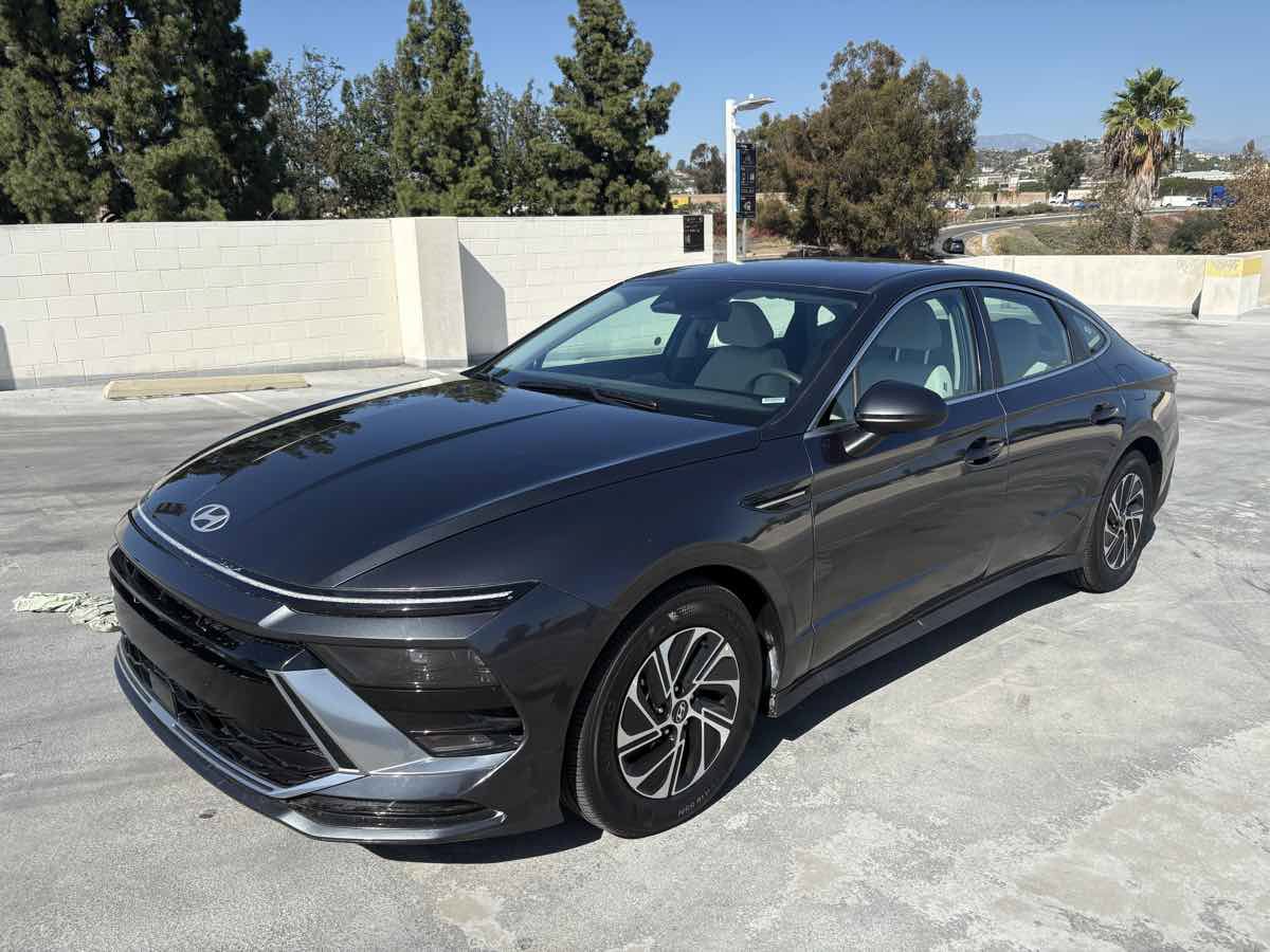 Used 2026 Hyundai Sonata Blue FWD image 5