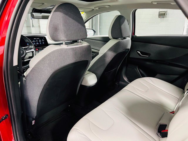 Used 2023 Hyundai Elantra Limited w/ Preferred Accessory Package FWD image 26